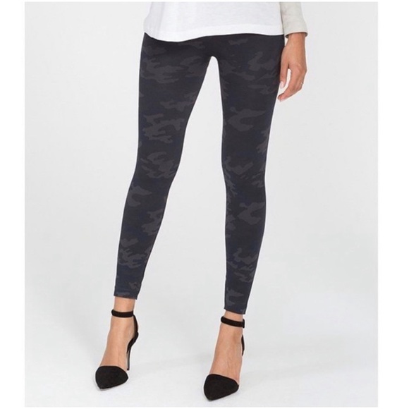 Spanx Seamless Camo Leggings - Picture 2 of 6